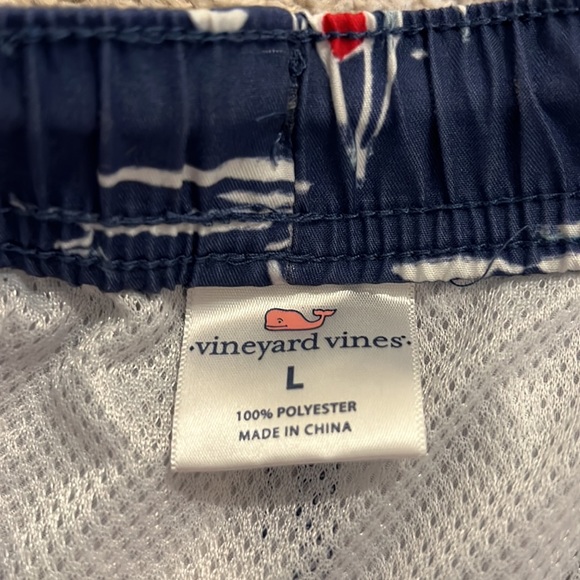 Vineyard Vines swim trunks - Picture 3 of 3